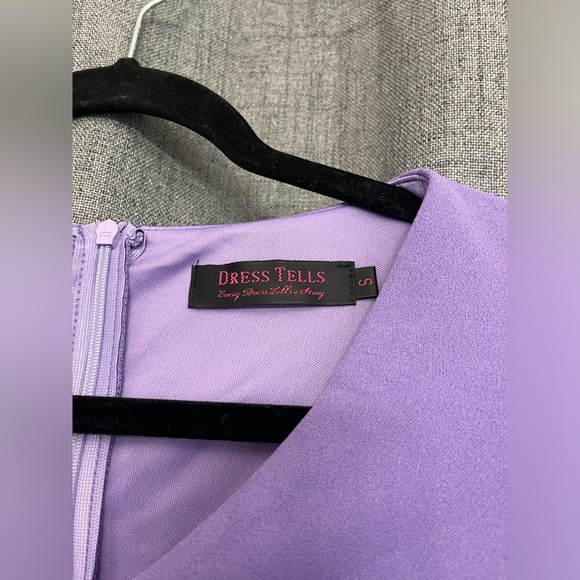 DressTells V Neck Sleevless Dress - Picture 6 of 8